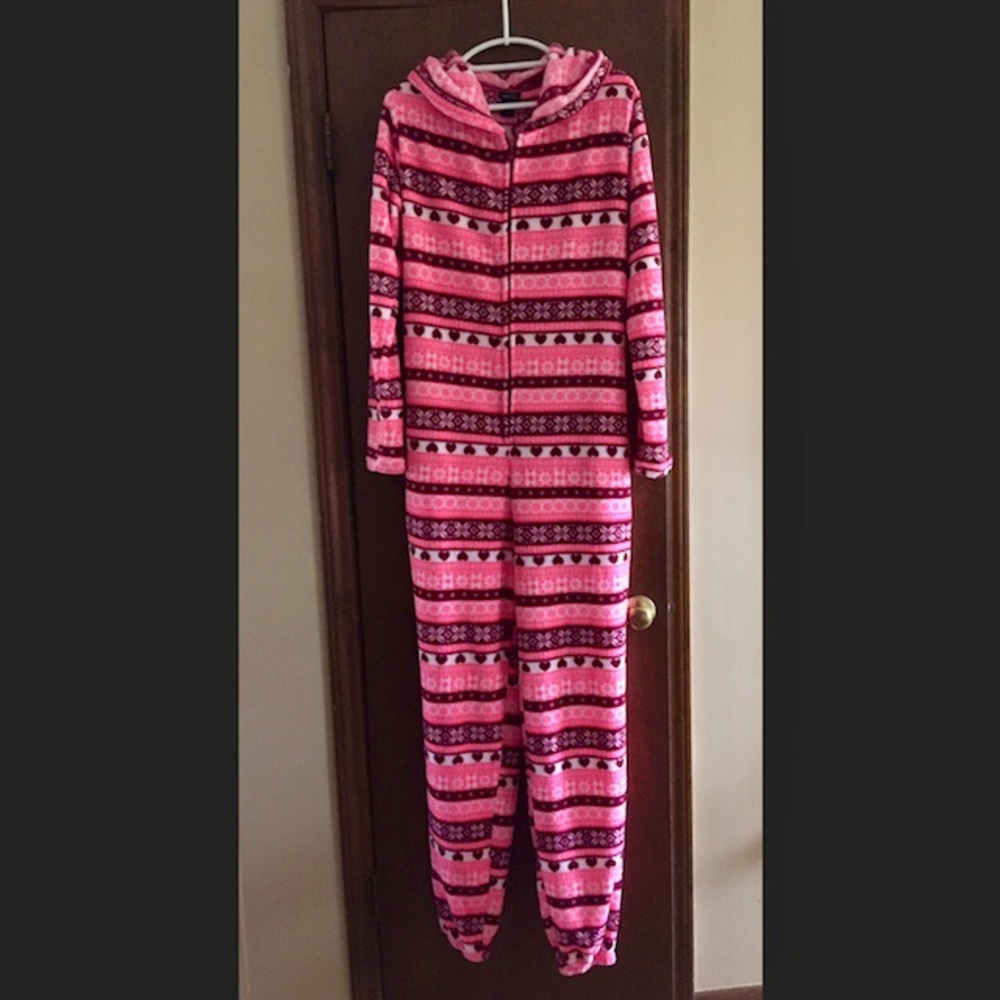 Rue21 pink heart Nordic sleep lounge onesie